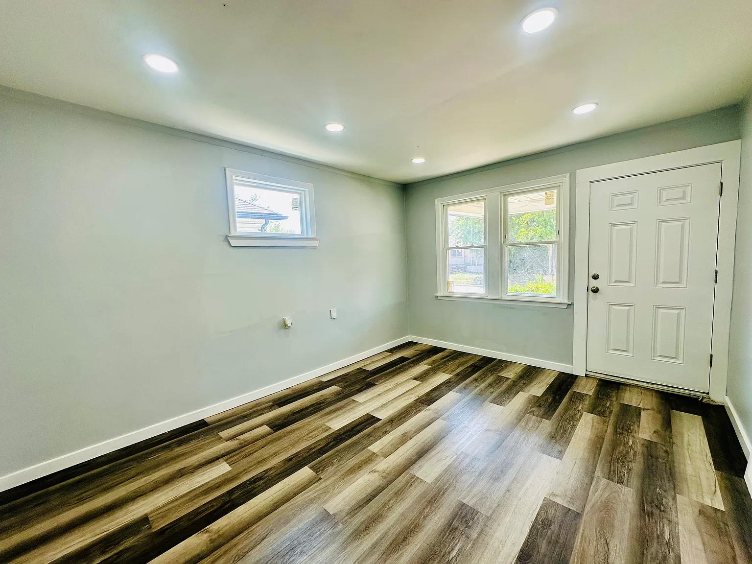 3 bed, 1000 sqft, $1,450 — Photo 3