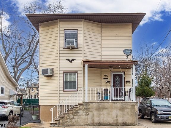 2nd image of 95 Chamberlain Ave