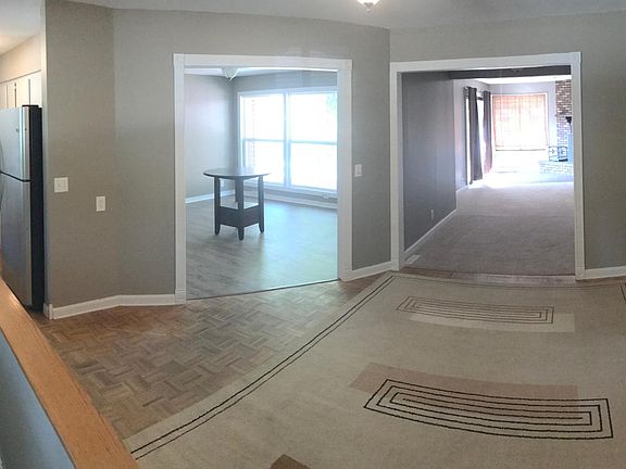 3rd image of 2223 Elmer Dr NE