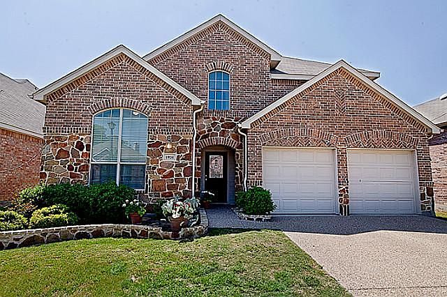 1st image of 1926 Highland Oaks Dr