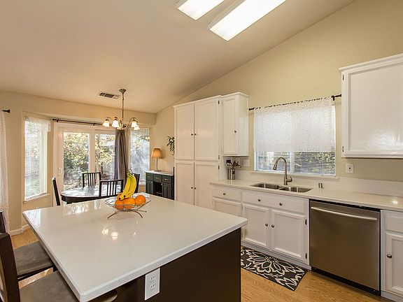 3rd image of 1530 Michener Dr