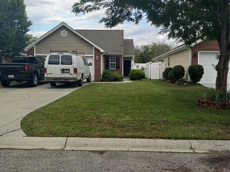 407 Dandelion Ln — Photo 1