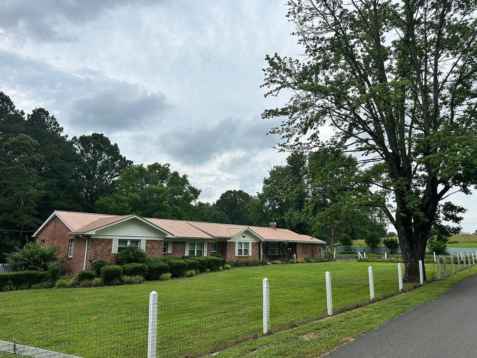 2082 S Bucks Pocket Rd SE, Old Fort, TN 37362 | Zillow