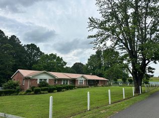 2082 S Bucks Pocket Rd SE, Old Fort, TN 37362