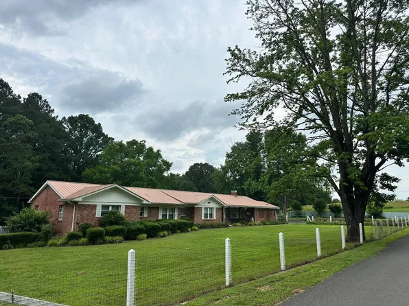 2082 S Bucks Pocket Rd SE, Old Fort, TN 37362