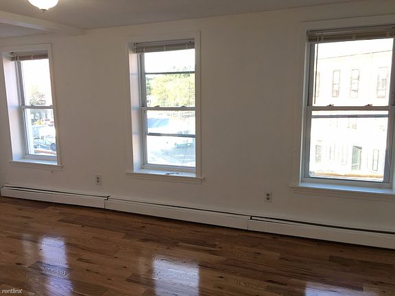 landlord_unit_photo_13790357_1.96875