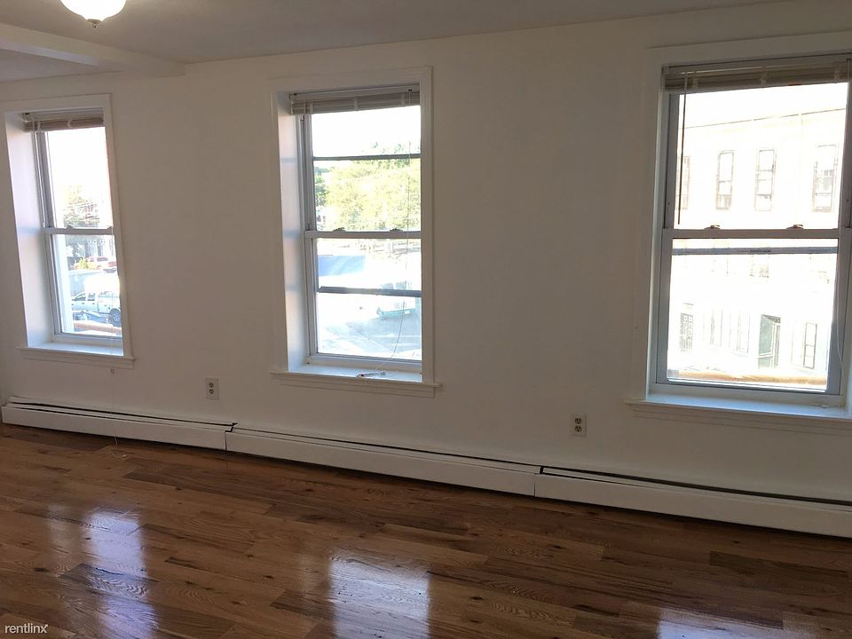 landlord_unit_photo_13790357_1.96875