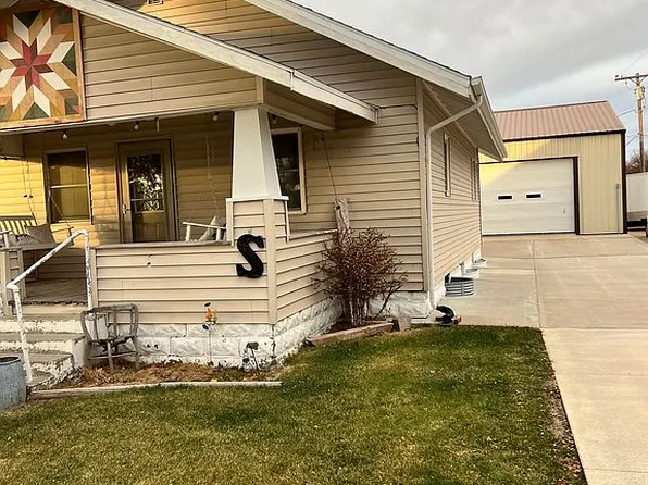 506 N Oak St, Paxton, NE 69155