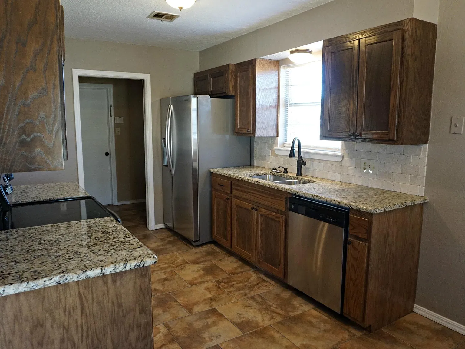 3 bed, 1668 sqft, $1,450 — Photo 2
