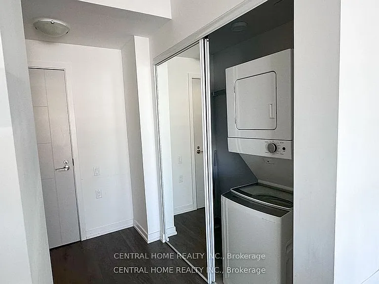 203 College St #806 — Photo 7
