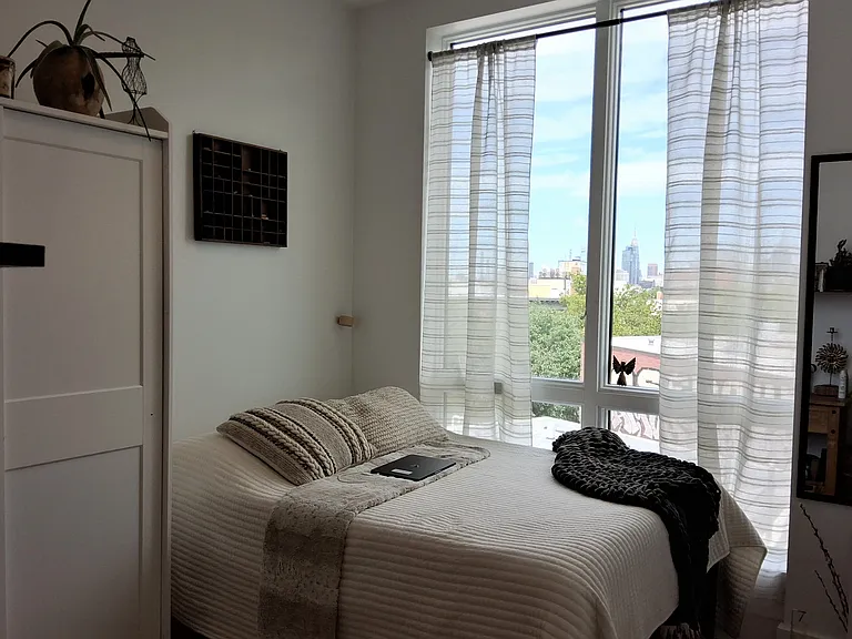 511 Meeker Ave #4B — Photo 21