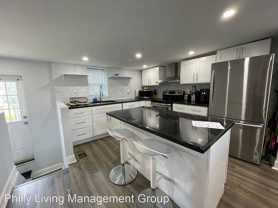 1st image of 2423 Jefferson St #2