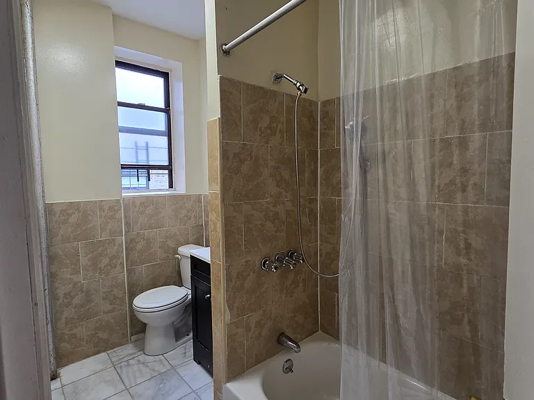 1014 Eastern Pkwy #4B — Photo 3