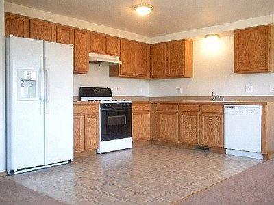 3rd image of 213 To 215 Jefferson Ave NE