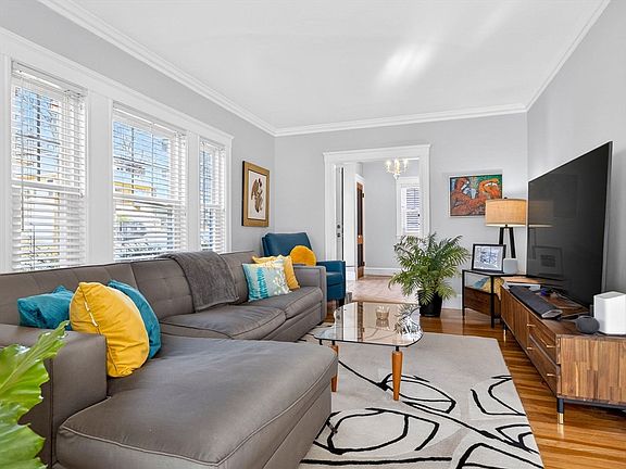 4th image of 164 Floral Ave