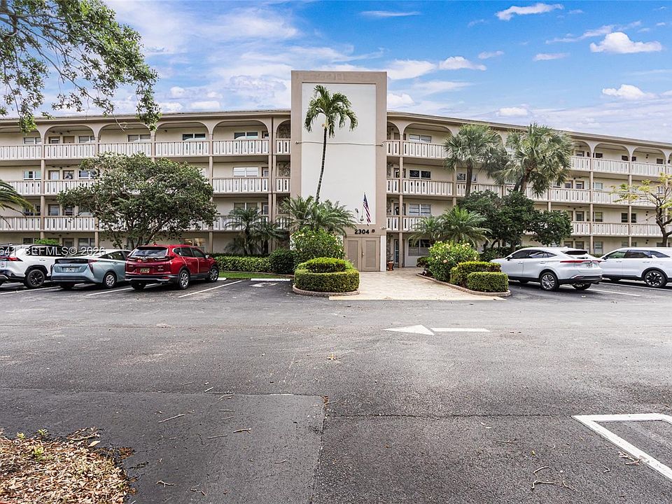 1st image of 2304 Lucaya Ln APT G1