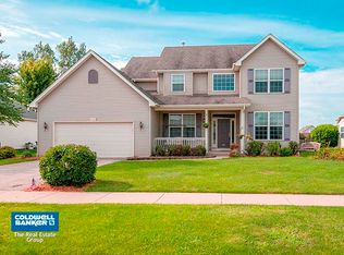 922 Canyon Trl, Yorkville, IL 60560