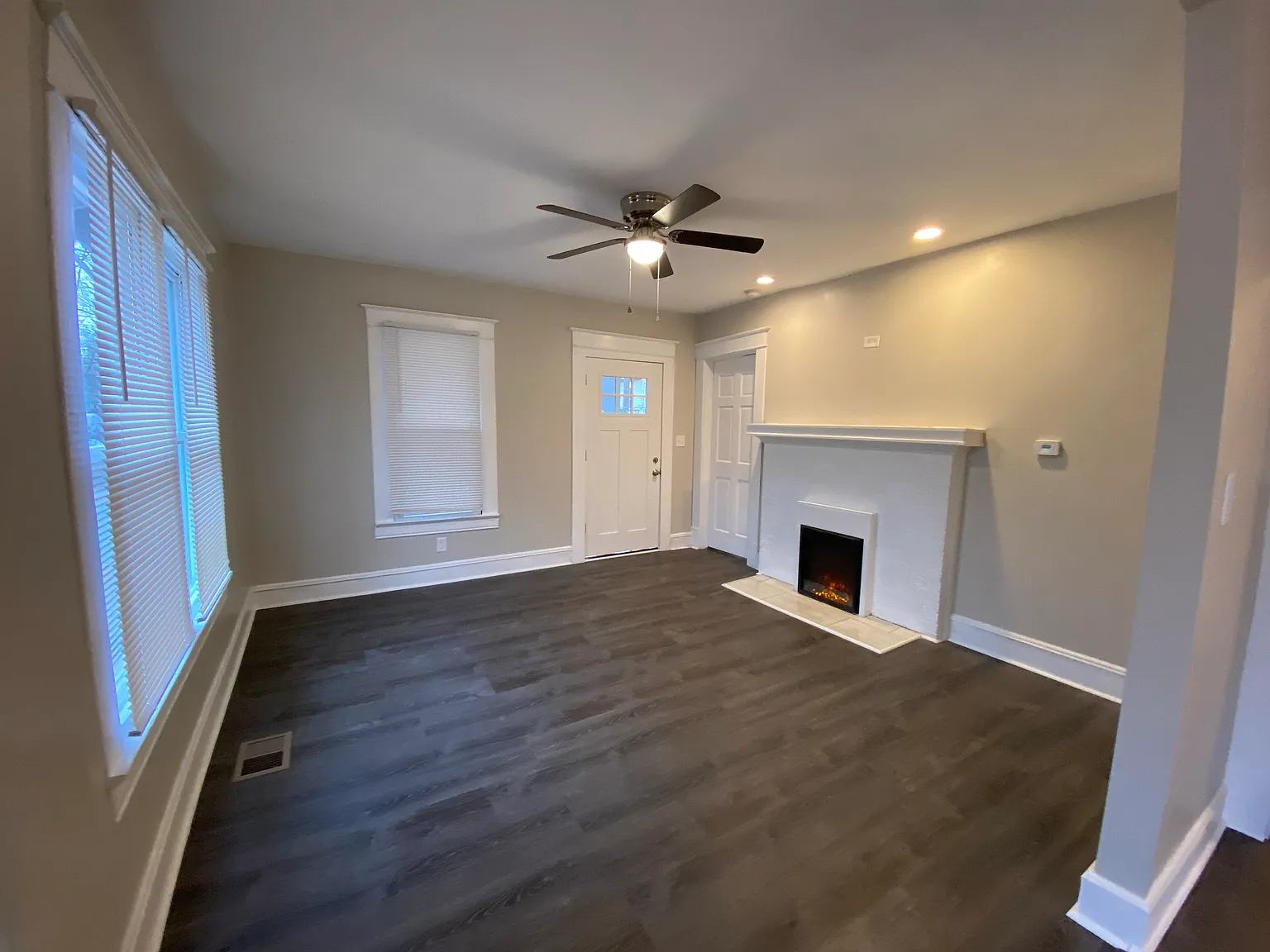 2 bed, 998 sqft, $1,650 — Photo 2
