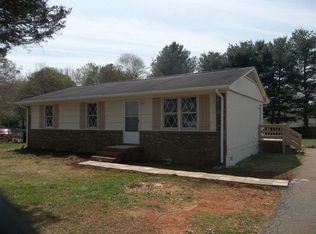 5457 Valley Field Rd, Hickory, NC 28602