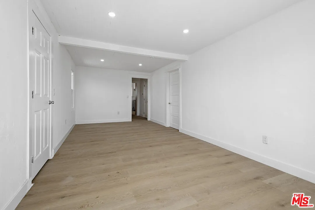 4 bed, 2.0 bath, 1980 sqft, $6,000 — Photo 4