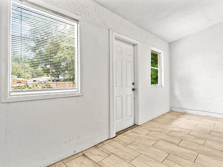 1500 Walnut St — Photo 8