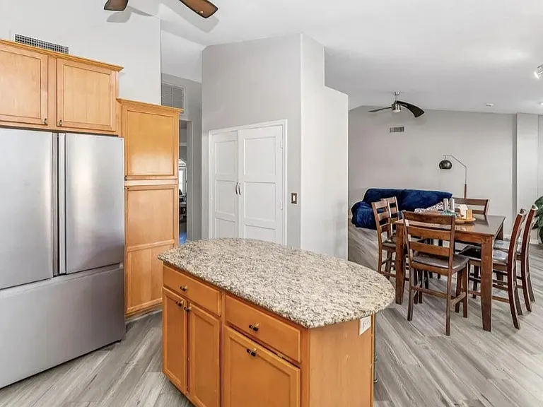 16224 S 40th Pl — Photo 5