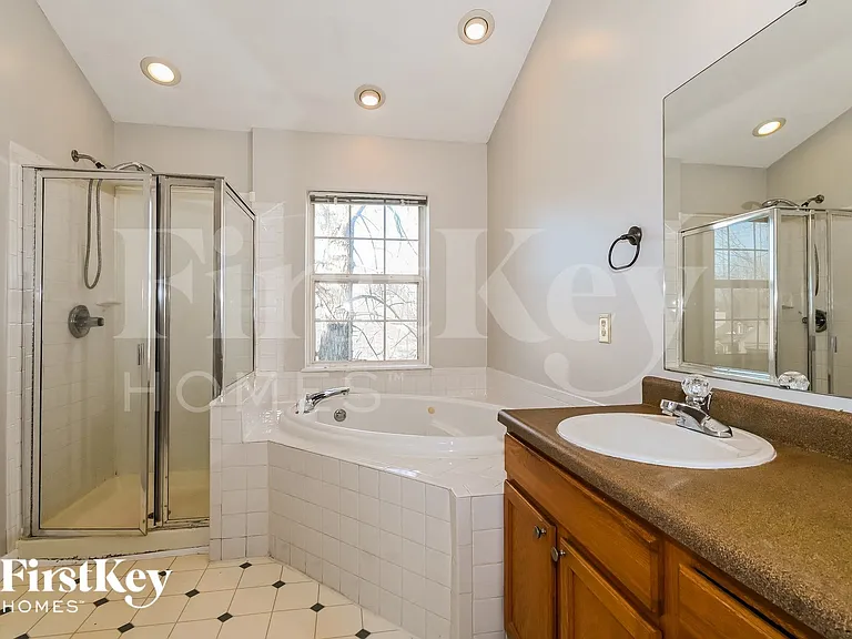 4804 Oakton Way — Photo 7