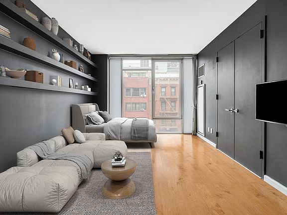 3rd image of 350 W 53rd St APT 4F