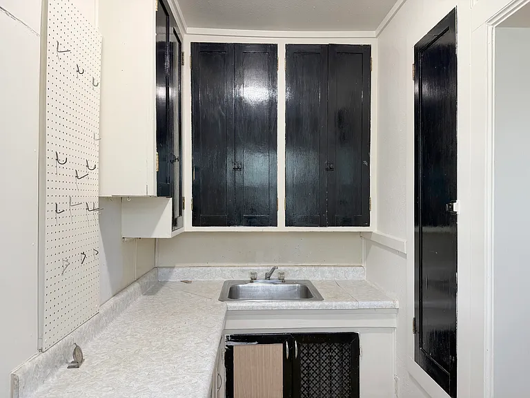 232 S Summit St #A-1 — Photo 6