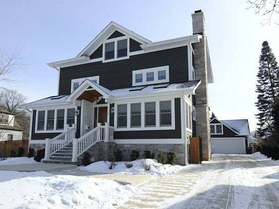 1st image of 520 E Willow Ave