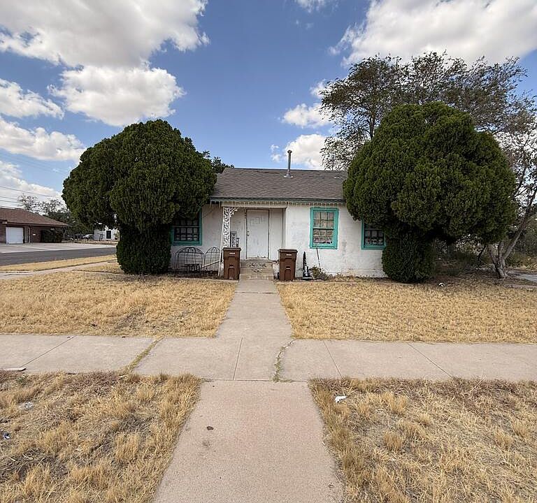 1st image of 601 E 16th St