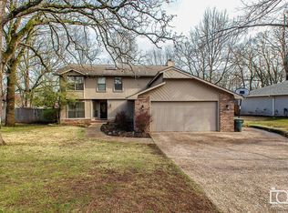 2224 E Tall Oaks Dr, Fayetteville, AR 72703