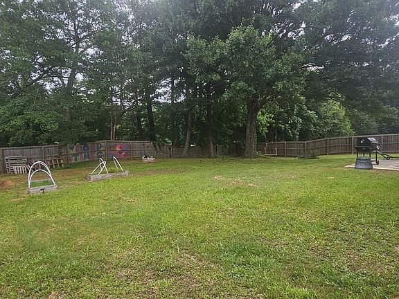 5th image of 501 Grandview Cir