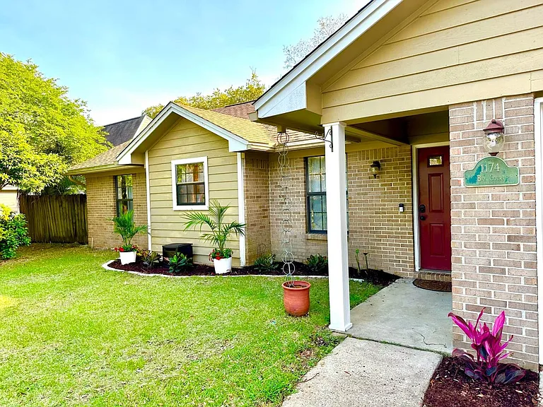 1174 Bay Ct — Photo 19