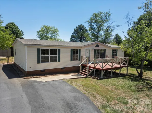 2095 Wildwood Dr #19, Hickory, NC 28601