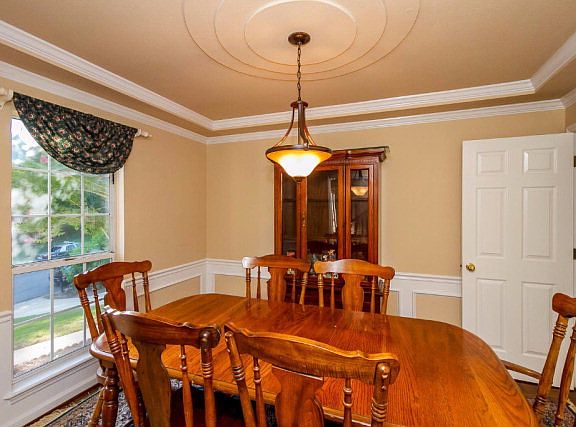 4th image of 125 Maple Creek Dr