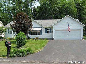 3rd image of 35 Kinderwood Dr