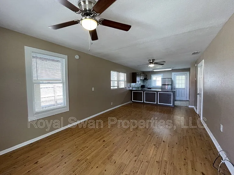 4520 Clubhouse Rd — Photo 2