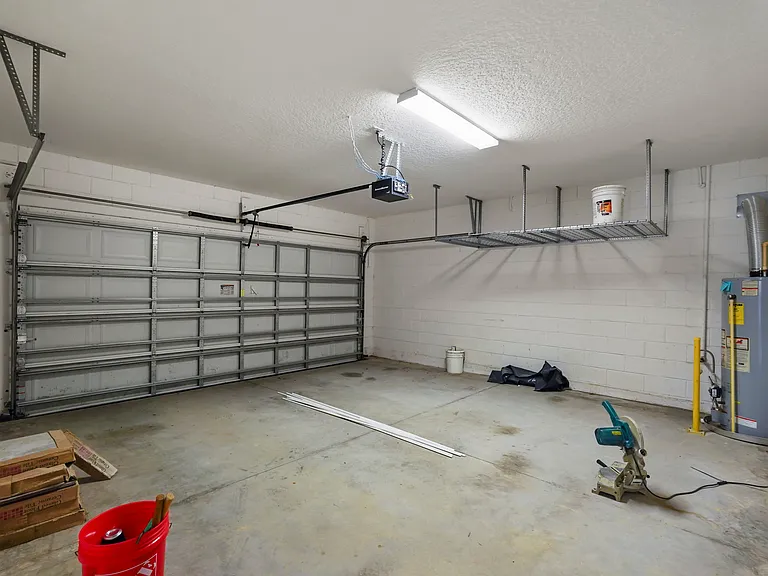 1300 Cavender Creek Rd — Photo 30