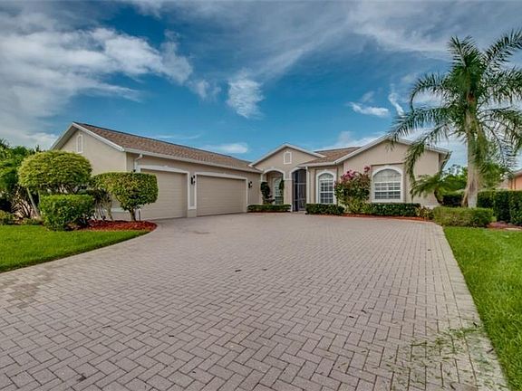 3rd image of 23373 Olde Meadowbrook Cir