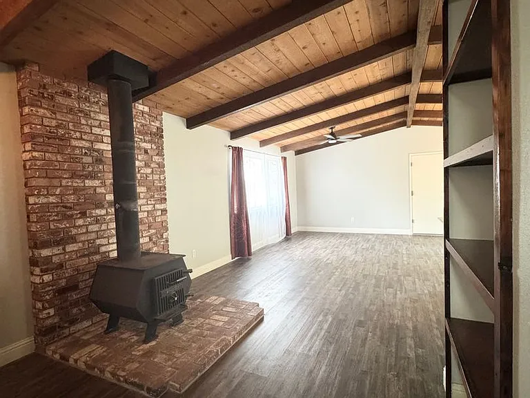 1502 Cottonwood Ave — Photo 5