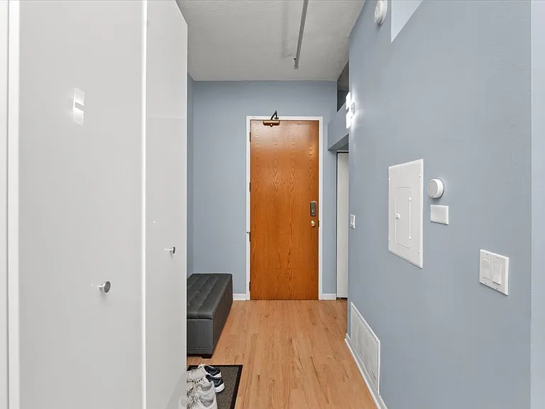 633 S Plymouth Ct #809 — Photo 2