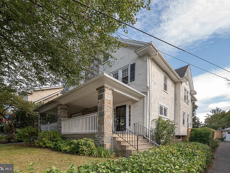 17 E Turnbull Ave — Photo 2