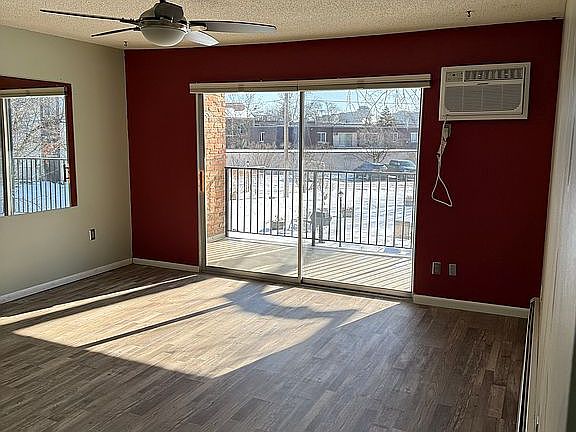 4th image of 4351 Parklawn Ave #104