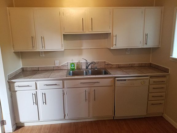 4th image of 525 Auburn Dr