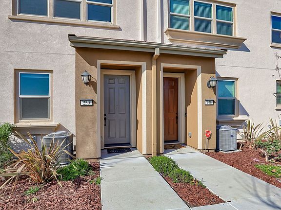 3rd image of 230 Rosarno Ct