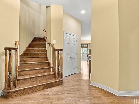 5th image of 3428 Waukegan Rd