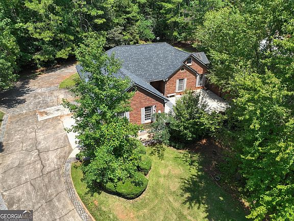 5th image of 100 Ridgemont Dr