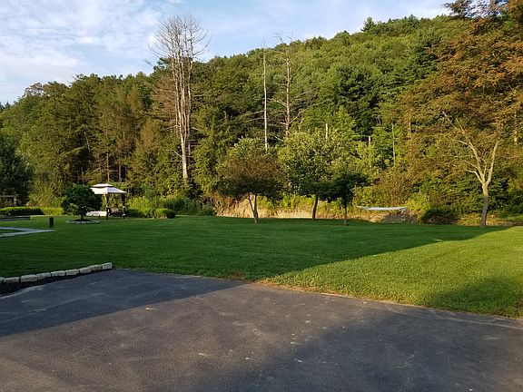 3rd image of 18 Pamela Dr