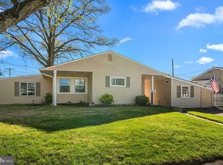 5 Midwood Ln, Levittown, PA 19054